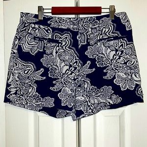 Willi Smith Shorts Size4 Great Condition.